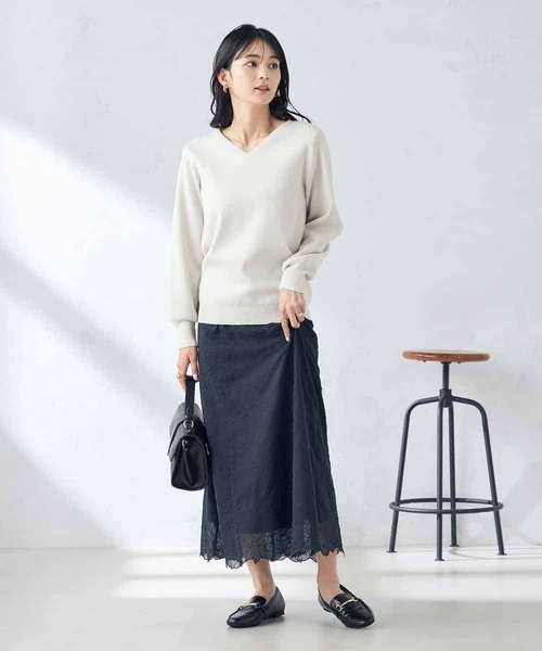 a.v.v（アーヴェヴェ）の「【アンサンブル対応】Vネックパフスリーブラメニット（ニット/セーター・レディース・クリーム/アイボリー・34/42/38/36/40）」の18枚目の写真