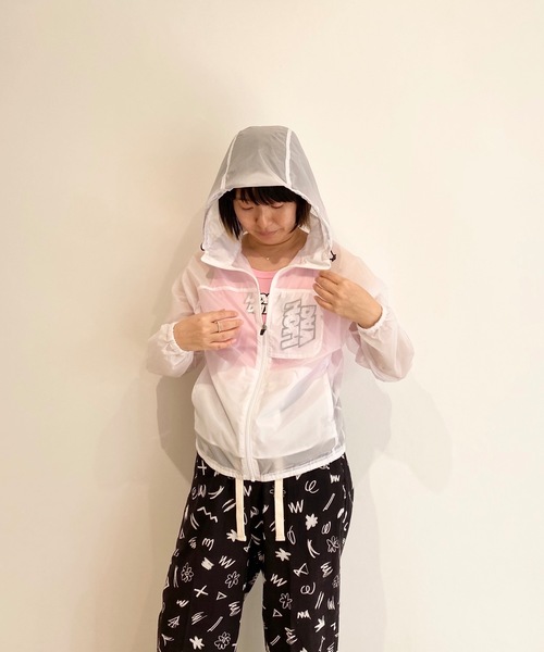 HOLIDAY(ホリデイ)の「PACKABLE NYLON ZIP UP PARKA パッカブルナイロンジップアップパーカー(ナイロンジャケット・レディース・ブラック/ブルー/ホワイト/レッド・ONE SIZE)」の20枚目の写真