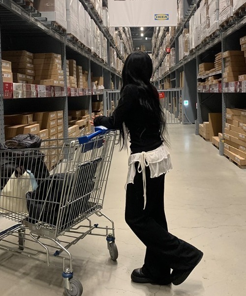 anyonemore（エニワンモア）の「ティアードフリルレイヤードラップスカート（スカート・レディース・アイボリー/ブラック・FREE）」の2枚目の写真