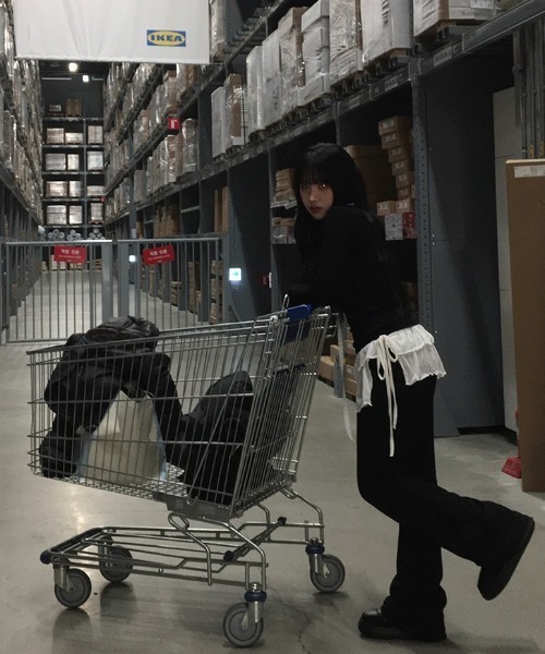 anyonemore（エニワンモア）の「ティアードフリルレイヤードラップスカート（スカート・レディース・アイボリー/ブラック・FREE）」の22枚目の写真