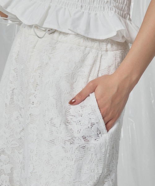 ELLEgirl(エルガール)の「レースカーゴパンツ【ELLEgirl/エルガール】(カーゴパンツ・レディース・ホワイト/ブラック・FREE)」の7枚目の写真