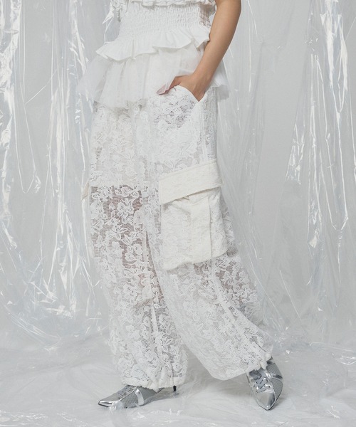 ELLEgirl(エルガール)の「レースカーゴパンツ【ELLEgirl/エルガール】(カーゴパンツ・レディース・ホワイト/ブラック・FREE)」の3枚目の写真