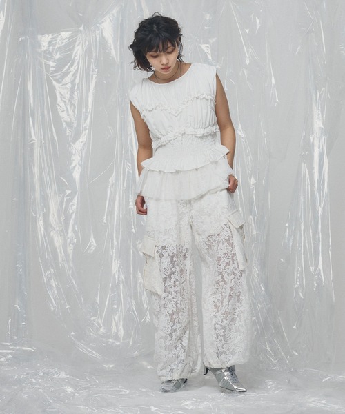 ELLEgirl(エルガール)の「レースカーゴパンツ【ELLEgirl/エルガール】(カーゴパンツ・レディース・ホワイト/ブラック・FREE)」の4枚目の写真