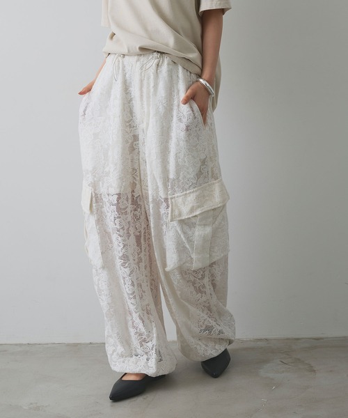 ELLEgirl(エルガール)の「レースカーゴパンツ【ELLEgirl/エルガール】(カーゴパンツ・レディース・ホワイト/ブラック・FREE)」の15枚目の写真