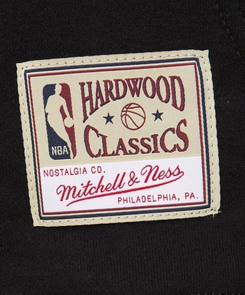 Mitchell&Ness(ミッチェル&ネス)の「Mitchell & Ness NBA OVERSIZED HOODIE(ミッチェル&ネス NBA オーバーサイズ フーディー)(パーカー・メンズ・ブラック系2/ブラック系3/ブラック系1/ブラック系4・MEDIUM/LARGE/X-LARGE)」の8枚目の写真