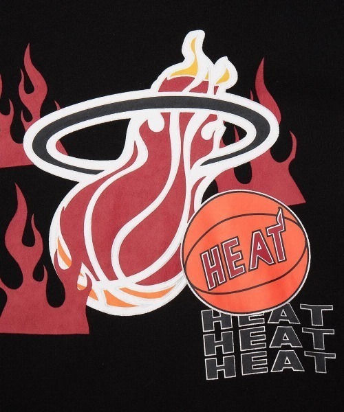 Mitchell&Ness(ミッチェル&ネス)の「Mitchell & Ness NBA OVERSIZED HOODIE(ミッチェル&ネス NBA オーバーサイズ フーディー)(パーカー・メンズ・ブラック系2/ブラック系3/ブラック系1/ブラック系4・MEDIUM/LARGE/X-LARGE)」の10枚目の写真