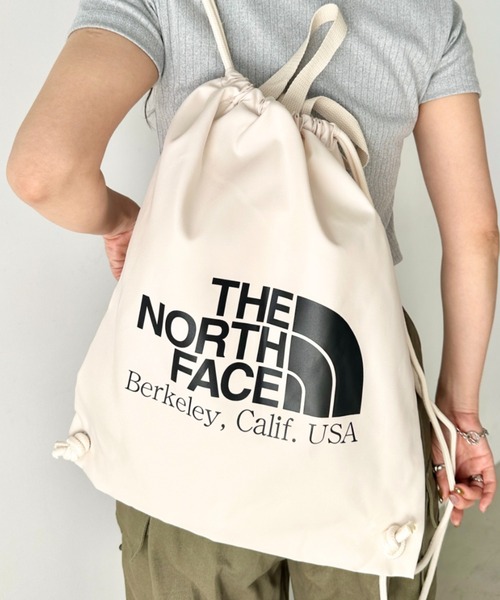 THE NORTH FACE（ザノースフェイス）の「THE NORTH FACE(ザ・ノースフェイス)/ビッグロゴ 巾着 ナップサック ストリングバッグ/BIG LOGO STRING BAG（ショルダーバッグ・レディース・グリーン/ピンク/オレンジ/ブラック/バイオレット/クリーム・FREE）」の3枚目の写真