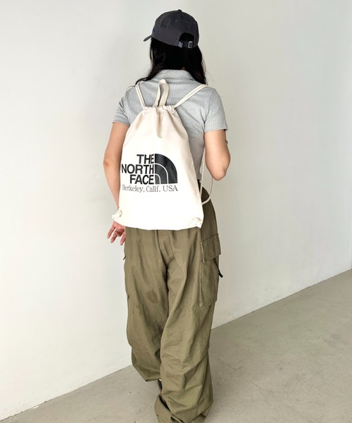 THE NORTH FACE（ザノースフェイス）の「THE NORTH FACE(ザ・ノースフェイス)/ビッグロゴ 巾着 ナップサック ストリングバッグ/BIG LOGO STRING BAG（ショルダーバッグ・レディース・グリーン/ピンク/オレンジ/ブラック/バイオレット/クリーム・FREE）」の18枚目の写真