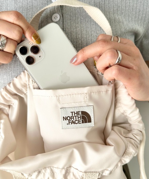 THE NORTH FACE（ザノースフェイス）の「THE NORTH FACE(ザ・ノースフェイス)/ビッグロゴ 巾着 ナップサック ストリングバッグ/BIG LOGO STRING BAG（ショルダーバッグ・レディース・グリーン/ピンク/オレンジ/ブラック/バイオレット/クリーム・FREE）」の22枚目の写真