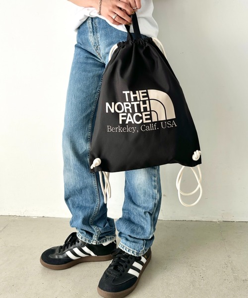 THE NORTH FACE（ザノースフェイス）の「THE NORTH FACE(ザ・ノースフェイス)/ビッグロゴ 巾着 ナップサック ストリングバッグ/BIG LOGO STRING BAG（ショルダーバッグ・レディース・グリーン/ピンク/オレンジ/ブラック/バイオレット/クリーム・FREE）」の7枚目の写真