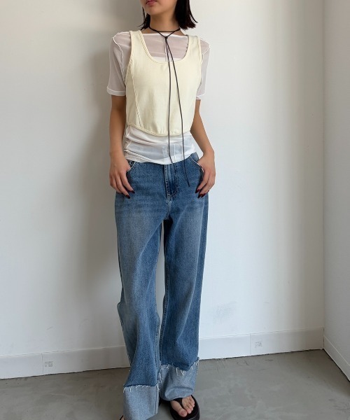 AIC.(エーアイシー)の「バックオープンリブビスチェ/シアーTシャツアンサンブル(Tシャツ/カットソー・レディース・チャコールグレー/オフホワイト/イエロー・FREE)」の4枚目の写真