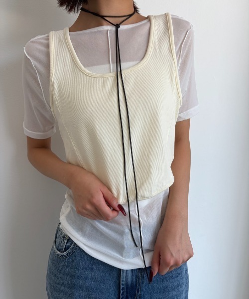 AIC.(エーアイシー)の「バックオープンリブビスチェ/シアーTシャツアンサンブル(Tシャツ/カットソー・レディース・チャコールグレー/オフホワイト/イエロー・FREE)」の9枚目の写真