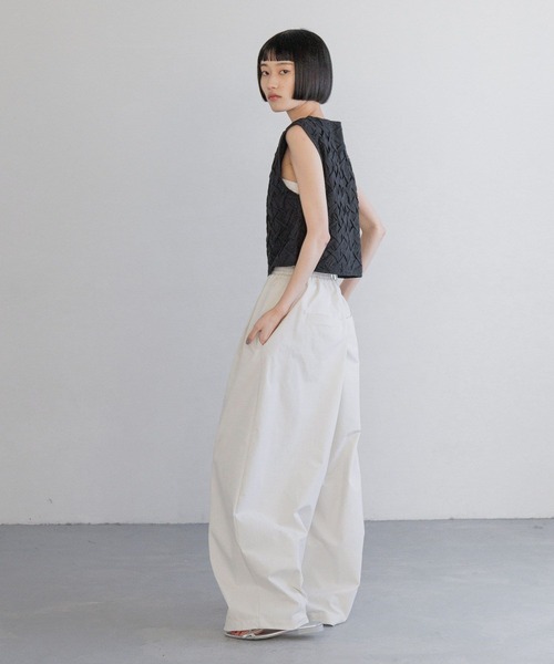 yuw（ユウ）の「ハンドスモッキングベスト　 250056（ベスト・レディース・ブラック/オフホワイト・FREE）」の4枚目の写真