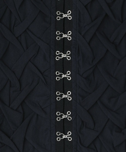 yuw（ユウ）の「ハンドスモッキングベスト　 250056（ベスト・レディース・ブラック/オフホワイト・FREE）」の18枚目の写真