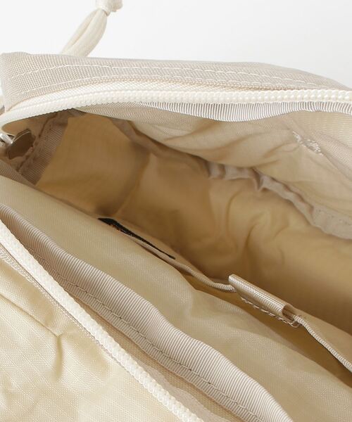 GREGORY(グレゴリー)の「ラフィンショルダー LAUGHING SHOULDER サンドベージュ(ショルダーバッグ・メンズ・サンドベージュ・ONE SIZE)」の4枚目の写真