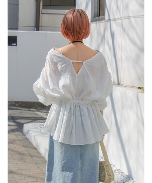 Ungrid(アングリッド)の「スリーブボリュームブラウス(シャツ/ブラウス・レディース・ブルー/オフホワイト/ブラック・FREE)」の18枚目の写真