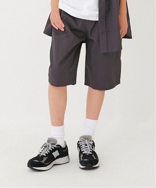 GLAZOS(グラソス)の「【大人向けサイズあり】【セットアップ対応】タイプライター・イージーハーフパンツ(その他パンツ・キッズ・ネイビー/カラフル/チャコール/カーキ/ベージュ/ブラウン・170cm/160cm/180cm/150cm)」の2枚目の写真