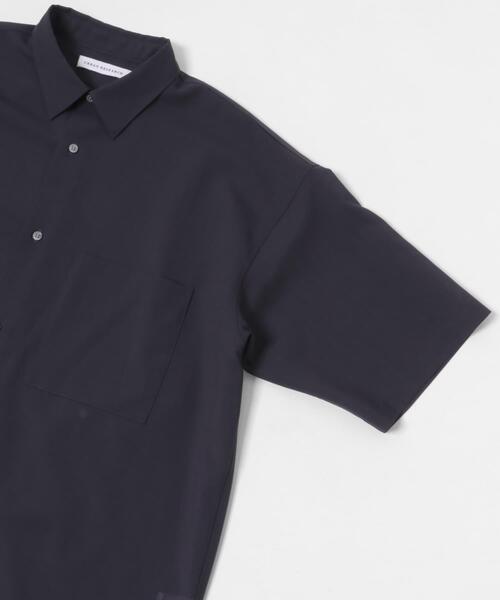 URBAN RESEARCH(アーバンリサーチ)の「ウォッシャブルウールサイロフィルショートスリーブシャツ(シャツ/ブラウス・メンズ・チャコールグレー/ブラック/ネイビー・MEDIUM/LARGE/X-LARGE)」の15枚目の写真