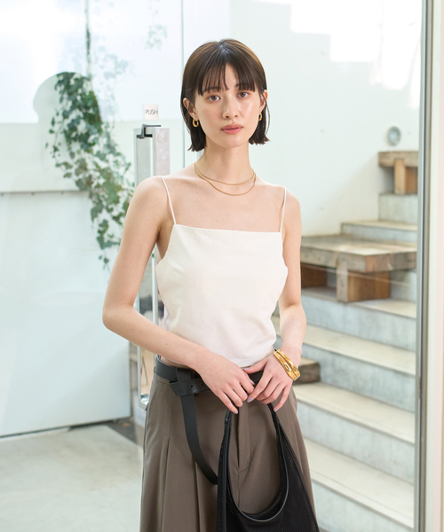 Rouge vif（ルージュヴィフ）の「サイドテープカップ付きキャミ（キャミソール・レディース・ブラック/オフホワイト・フリー）」の4枚目の写真