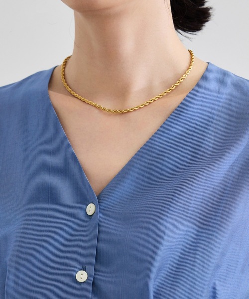 ROPE'（ロペ）の「【洗える・羽織にもなる】Vネック5分袖パフスリーブブラウス（シャツ/ブラウス・レディース・ホワイト系その他2/ブラック/ブルー系その他4/ホワイト系その他・FREE）」の8枚目の写真