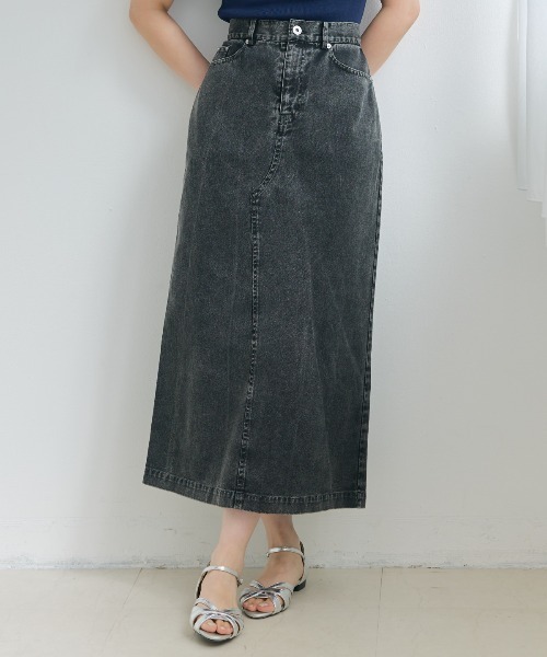 AND COUTURE(アンドクチュール)の「ウォッシュドカラーデニムスカート(デニムスカート・レディース・ブルー/ブラック/イエロー・SMALL/MEDIUM)」の5枚目の写真