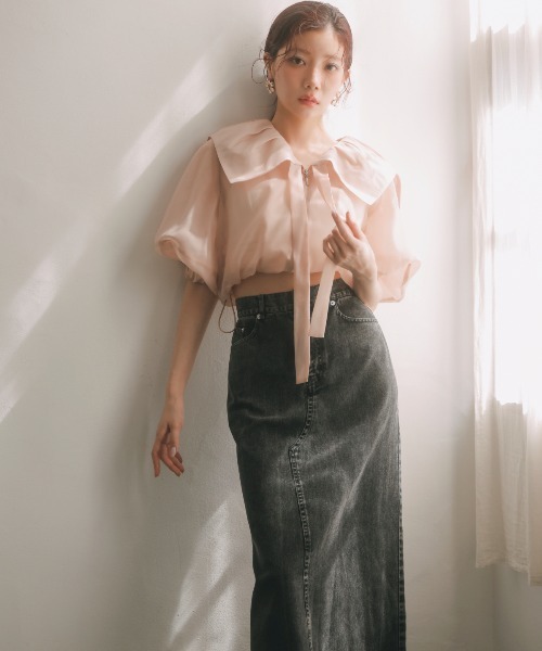 AND COUTURE(アンドクチュール)の「ウォッシュドカラーデニムスカート(デニムスカート・レディース・ブルー/ブラック/イエロー・SMALL/MEDIUM)」の4枚目の写真