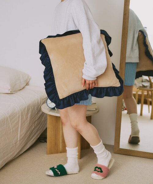 BIRTHDAY BAR(バースデイバー)の「【SAHIR サヒール】Velour cushion cover ベロアクッションカバー(クッション/クッションカバー・レディース・ベージュ/ピンク・0)」の1枚目の写真