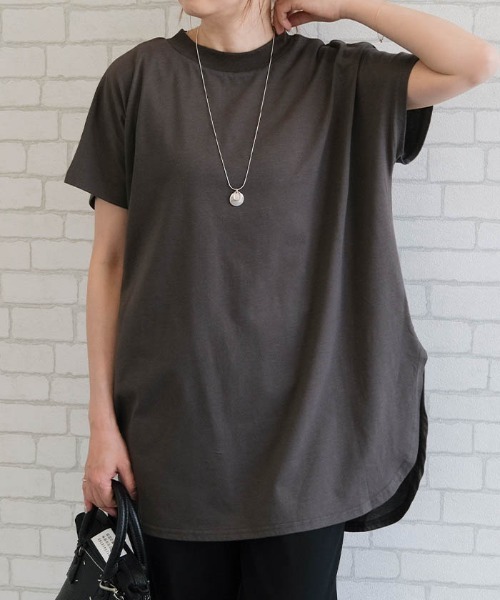 aquagarage(アクアガレージ)の「ロング丈ラウンドヘムカットソー(Tシャツ/カットソー・レディース・ネイビー/チャコール/オフホワイト・FREE)」の2枚目の写真