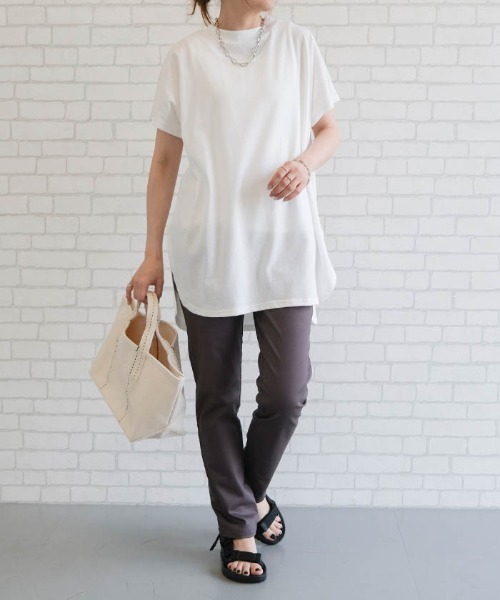 aquagarage(アクアガレージ)の「ロング丈ラウンドヘムカットソー(Tシャツ/カットソー・レディース・ネイビー/チャコール/オフホワイト・FREE)」の12枚目の写真