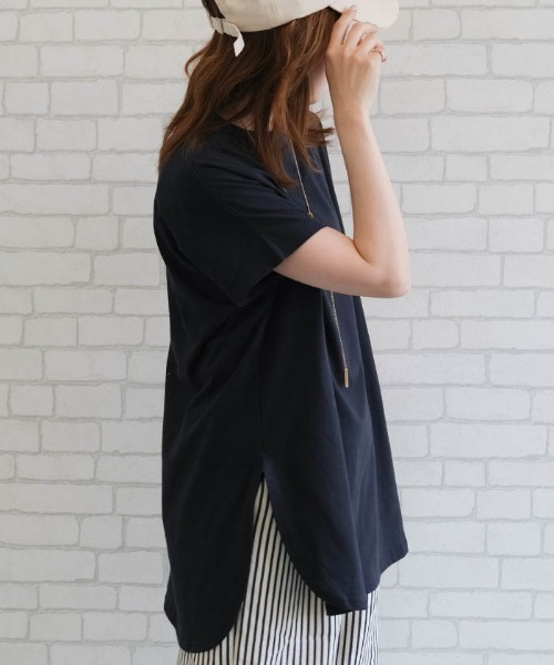 aquagarage(アクアガレージ)の「ロング丈ラウンドヘムカットソー(Tシャツ/カットソー・レディース・ネイビー/チャコール/オフホワイト・FREE)」の10枚目の写真