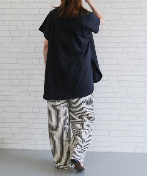 aquagarage(アクアガレージ)の「ロング丈ラウンドヘムカットソー(Tシャツ/カットソー・レディース・ネイビー/チャコール/オフホワイト・FREE)」の4枚目の写真