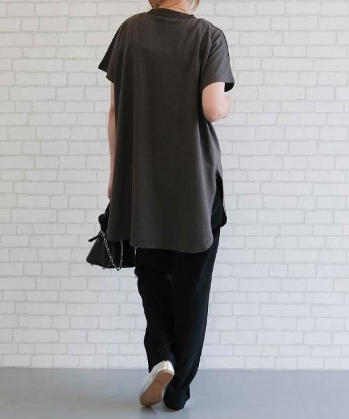 aquagarage(アクアガレージ)の「ロング丈ラウンドヘムカットソー(Tシャツ/カットソー・レディース・ネイビー/チャコール/オフホワイト・FREE)」の6枚目の写真