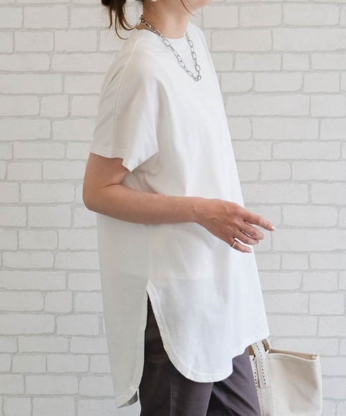 aquagarage(アクアガレージ)の「ロング丈ラウンドヘムカットソー(Tシャツ/カットソー・レディース・ネイビー/チャコール/オフホワイト・FREE)」の11枚目の写真