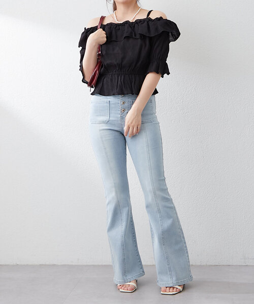 Another Branch olive des olive(アナザーブランチオリーブデオリーブ)の「フロントポッケセミフレアデニム(デニムパンツ・レディース・ブラック/ケミカルウォッシュ・SMALL/MEDIUM)」の2枚目の写真