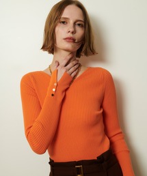 allureville | 袖釦Vネックプルオーバー(ニット/セーター)