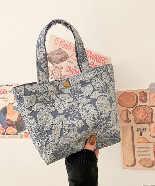 VIBGYOR(ヴィブジョー)の「Liaa/花柄 ミニトートバッグ A18344(トートバッグ・レディース・ブラック/ブルー/ピンク/ホワイト・FREE)」の4枚目の写真
