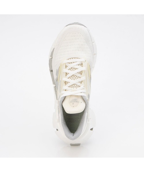 Reebok(リーボック)の「フロートジグ 1 / FLOATZIG 1(スニーカー・レディース・ホワイト/ストーン・22.5cm/23.0cm/23.5cm/24.5cm/24.0cm/25.0cm)」の4枚目の写真