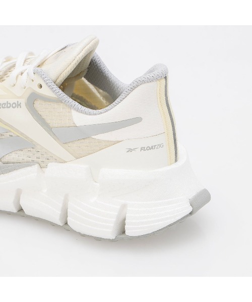 Reebok(リーボック)の「フロートジグ 1 / FLOATZIG 1(スニーカー・レディース・ホワイト/ストーン・22.5cm/23.0cm/23.5cm/24.5cm/24.0cm/25.0cm)」の6枚目の写真