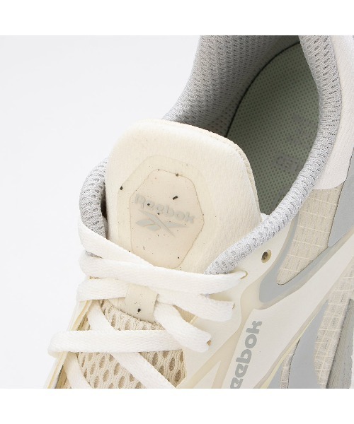 Reebok(リーボック)の「フロートジグ 1 / FLOATZIG 1(スニーカー・レディース・ホワイト/ストーン・22.5cm/23.0cm/23.5cm/24.5cm/24.0cm/25.0cm)」の7枚目の写真