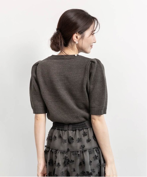 RANDA（ランダ）の「モノグラムブローチ付ニットトップス（ニット/セーター・レディース・ホワイト/ブルー/イエロー/ダークグレー・FREE）」の16枚目の写真