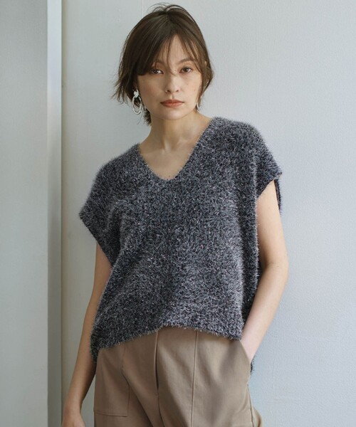 ICB(アイシービー)の「ルレックスファー ベスト(ベスト・レディース・ライトグレー系/グレー系・SMALL/X-SMALL)」の2枚目の写真