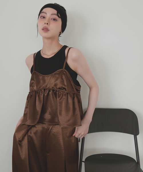 LIAN（リアン）の「サテンキャミビスチェ（キャミソール・レディース・アイボリー/ブラック/グレイッシュベージュ/ブラウン・FREE）」の3枚目の写真