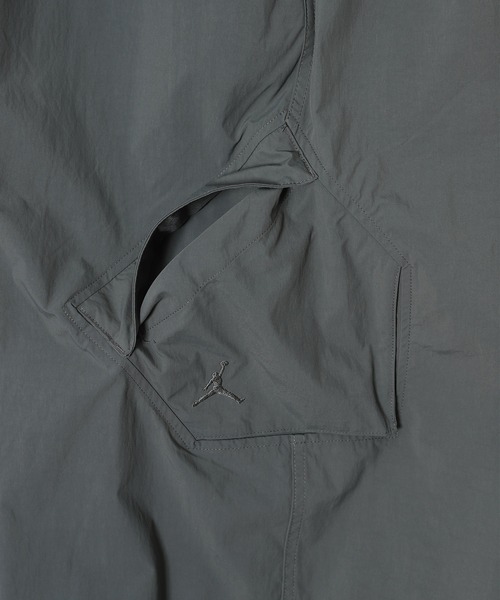 JORDAN BRAND(ジョーダンブランド)の「NIKE WMNS JORDAN FLT CHICAGO PARA PANTS HM6145-06(その他パンツ・レディース・グレー・MEDIUM/LARGE)」の6枚目の写真