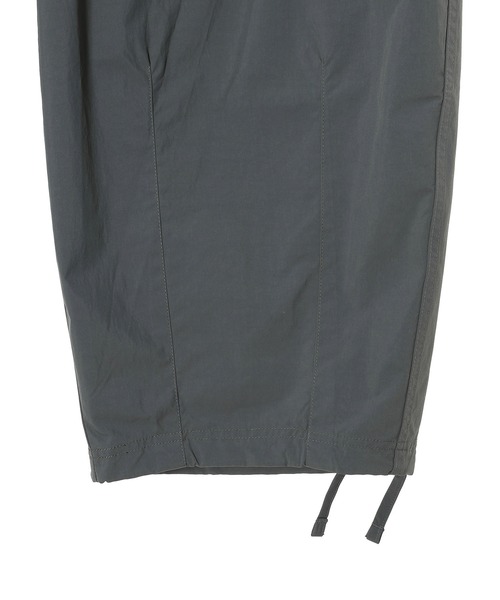 JORDAN BRAND(ジョーダンブランド)の「NIKE WMNS JORDAN FLT CHICAGO PARA PANTS HM6145-06(その他パンツ・レディース・グレー・MEDIUM/LARGE)」の7枚目の写真
