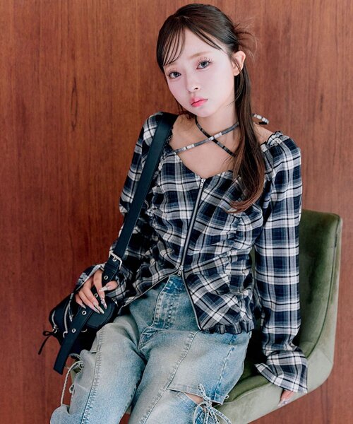 OLIVE des OLIVE（オリーブデオリーブ）の「ダブルジップフレア袖ブラウス（シャツ/ブラウス・レディース・ブラック/ブラウン/レッド・FREE）」の2枚目の写真