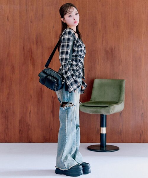 OLIVE des OLIVE（オリーブデオリーブ）の「ダブルジップフレア袖ブラウス（シャツ/ブラウス・レディース・ブラック/ブラウン/レッド・FREE）」の18枚目の写真