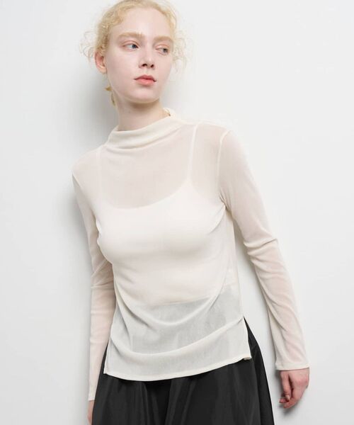 LANVIN en Bleu（ランバンオンブルー）の「フロッキーチュールカットソー（Tシャツ/カットソー・レディース・キャメル/オフホワイト・38）」の2枚目の写真