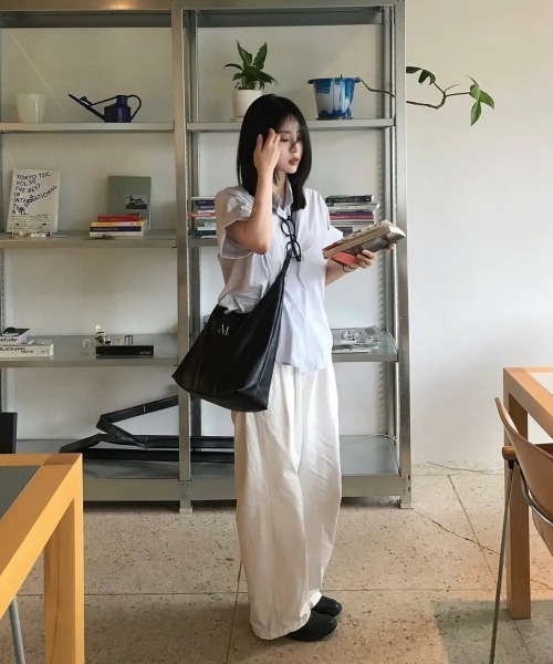 MUCENT（ムセント）の「◇MUCENT◇ブランド直輸入正規品/クレセント レザー ショルダーバッグ CRESCENT LEATHER SHOULDER BAG（ショルダーバッグ・レディース・ブラック・FREE）」の12枚目の写真