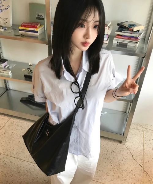 MUCENT（ムセント）の「◇MUCENT◇ブランド直輸入正規品/クレセント レザー ショルダーバッグ CRESCENT LEATHER SHOULDER BAG（ショルダーバッグ・レディース・ブラック・FREE）」の16枚目の写真