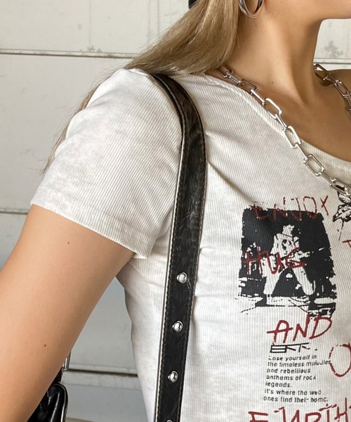 non-hedge(ノンヘッジ)の「ロックプリントイレギュラーヘムワンショルダーTシャツ(Tシャツ/カットソー・レディース・ブラック/ベージュ/オフホワイト・FREE)」の22枚目の写真